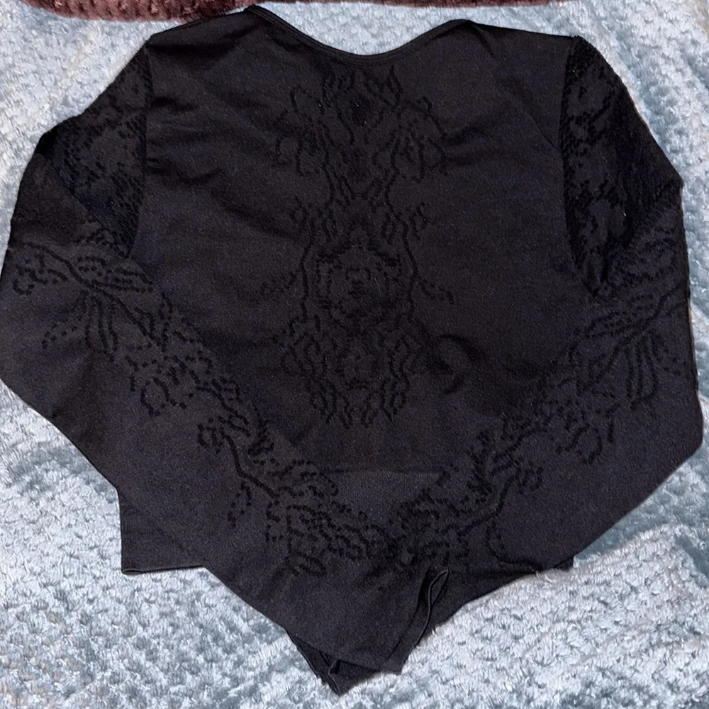 Fabletics Flora Seamless Lace Longsleeve Crop